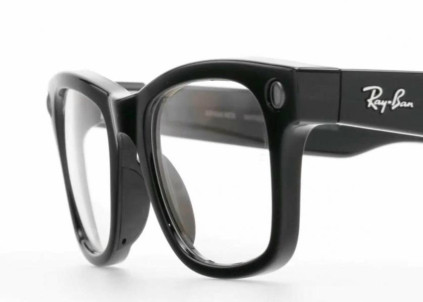 Ray-Ban Wayfarer GEN 2 (RW4012) Shiny Black / Transition Graphite Green (M)